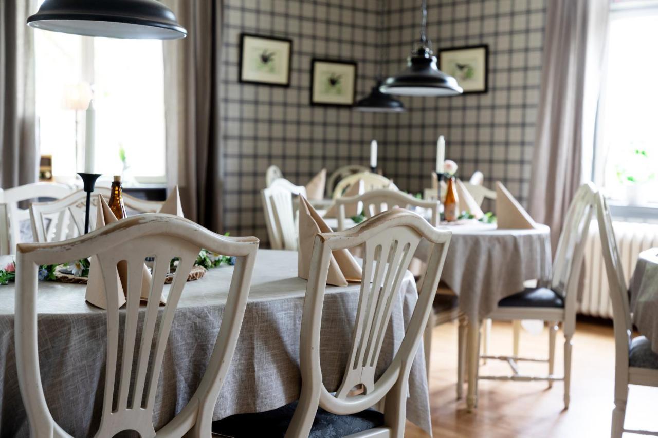 Hotell Aina Kvissleby Екстериор снимка