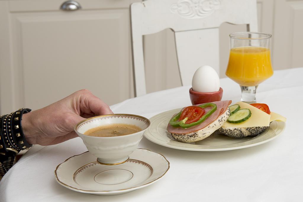Hotell Aina Kvissleby Екстериор снимка