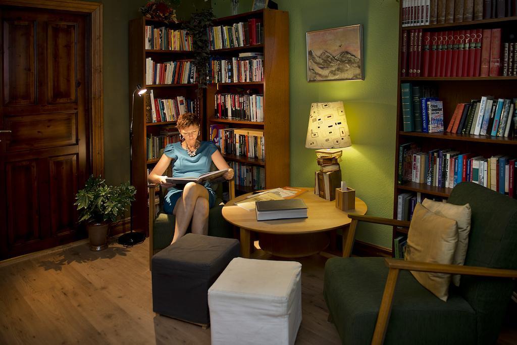Hotell Aina Kvissleby Екстериор снимка